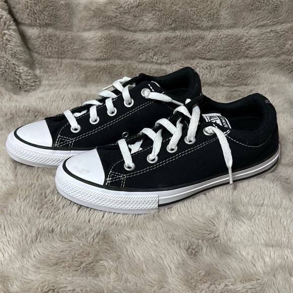 Converse Kids' Chuck Taylor All Star Street Low Sneaker - Picture 1 of 6